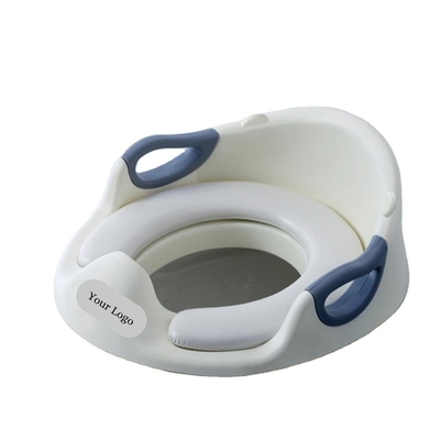 Splashproof kindertrainingstoiletstoel met handgrepen en solide patroon