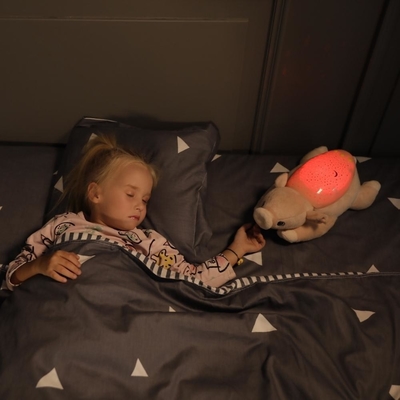 Leeftijdsbereik 2-4 jaar Op maat gemaakte zachte olifant pluis speelgoed met projectie licht