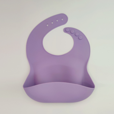 EN71 Gecertificeerde waterdichte silikoonbibs babyvoedingsbibs met schattige afdruk