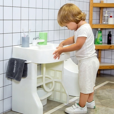 Simulatie van baby badkamer wasbak voor kinderen wasbak met plastic stand